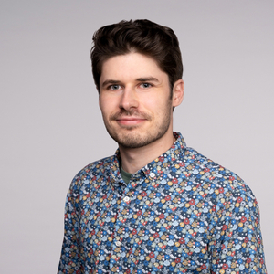 Harry Lloyd headshot